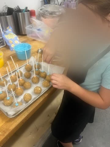 Cake pop making at Antonio's Macarons camp